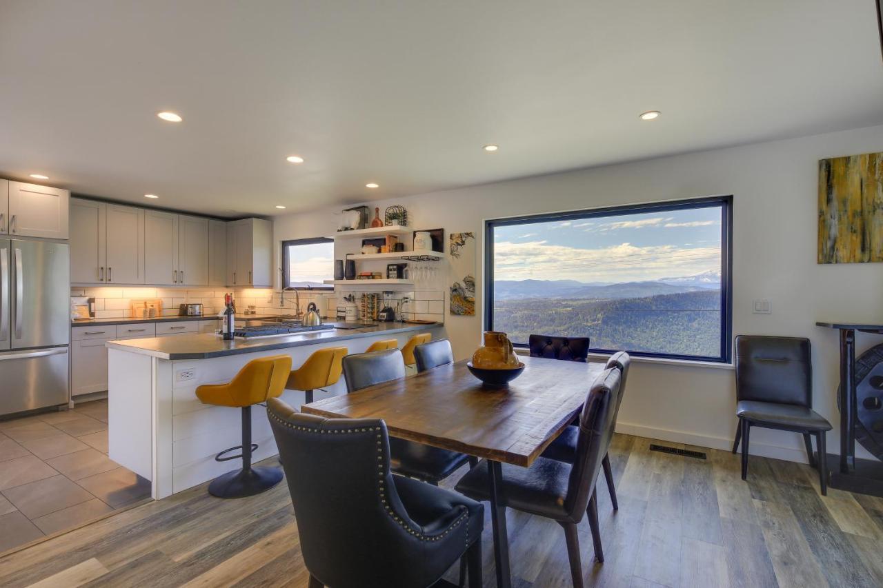 Modern Underwood Home With Deck And Mt Hood Views! Exterior photo